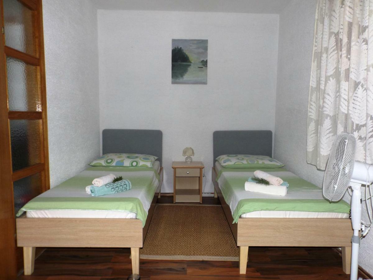 Apartman Canaki Splitska Exterior photo